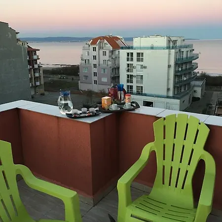 Natasha Beachside * بوموري