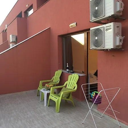 Natasha Beachside * بوموري